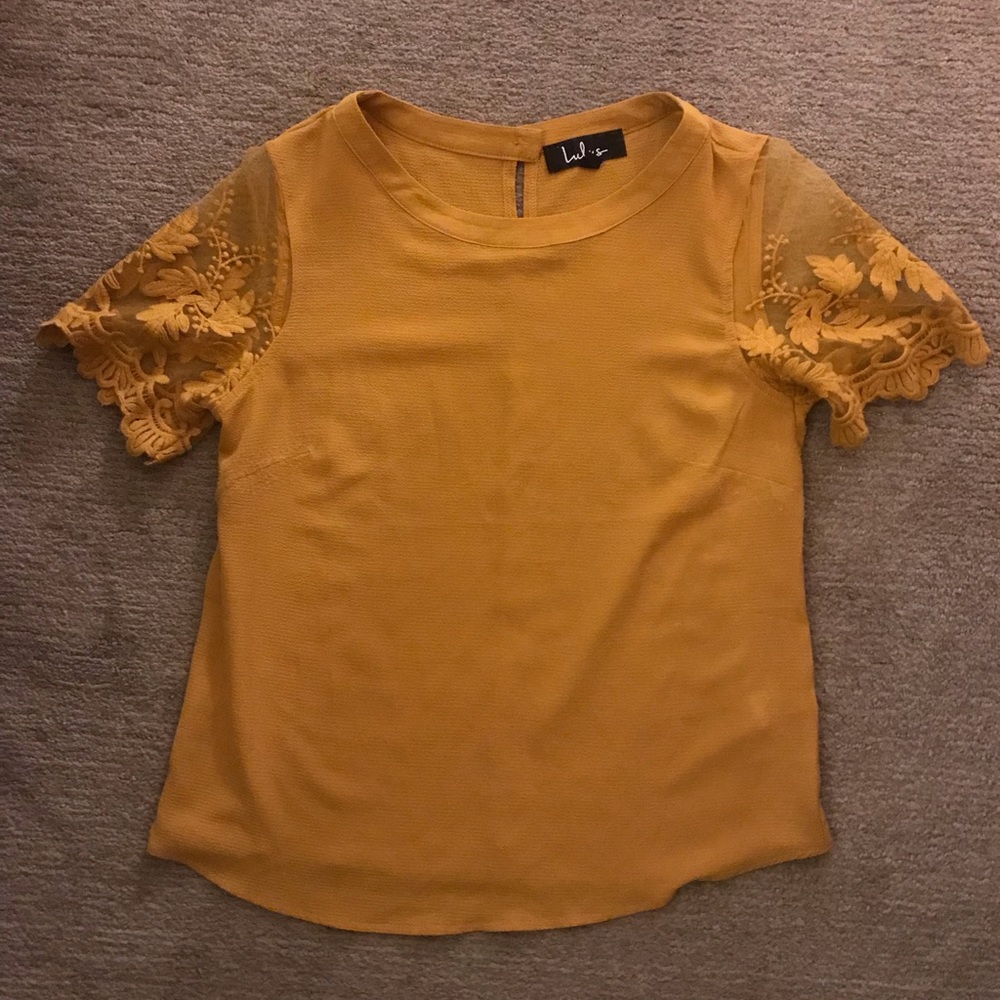 Lulu’s Mustard Lace Top